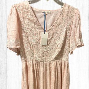 Livy & Kate Blush Embroidered Dress Size Medium